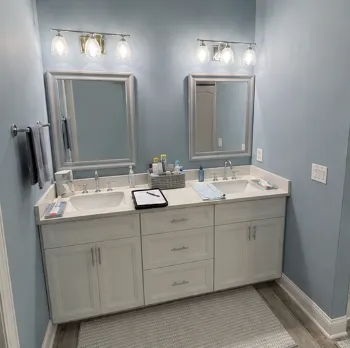 Santo master bath before